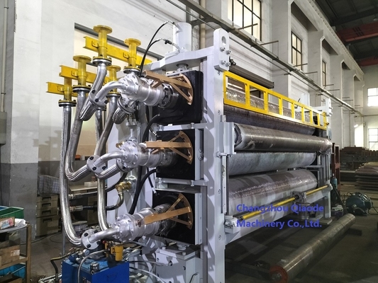Τρία η χρήση ημερολογιακών μηχανών 520×3700 ρόλων διαμόρφωσε τη μη υφανθείσα συσκευασία υφάσματος